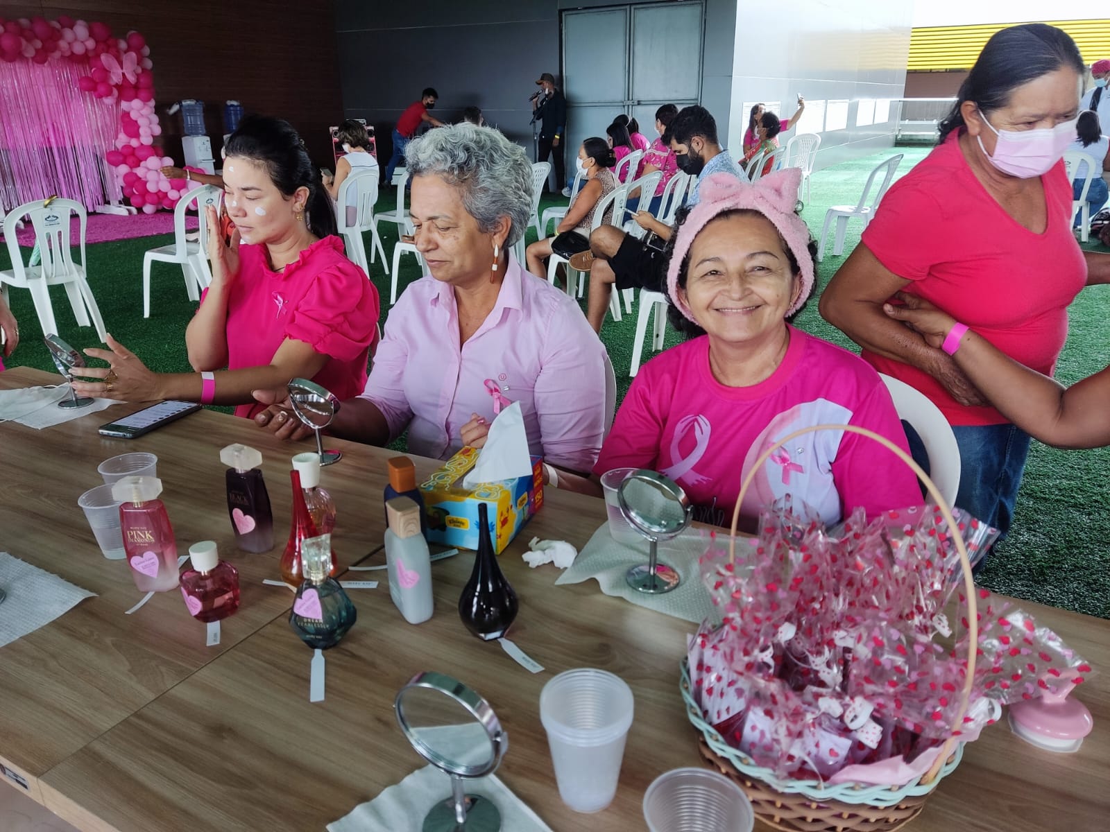 Hospital Regional Público de Castanhal encerra as atividades do Outubro Rosa com muita alegria e serviços para a população