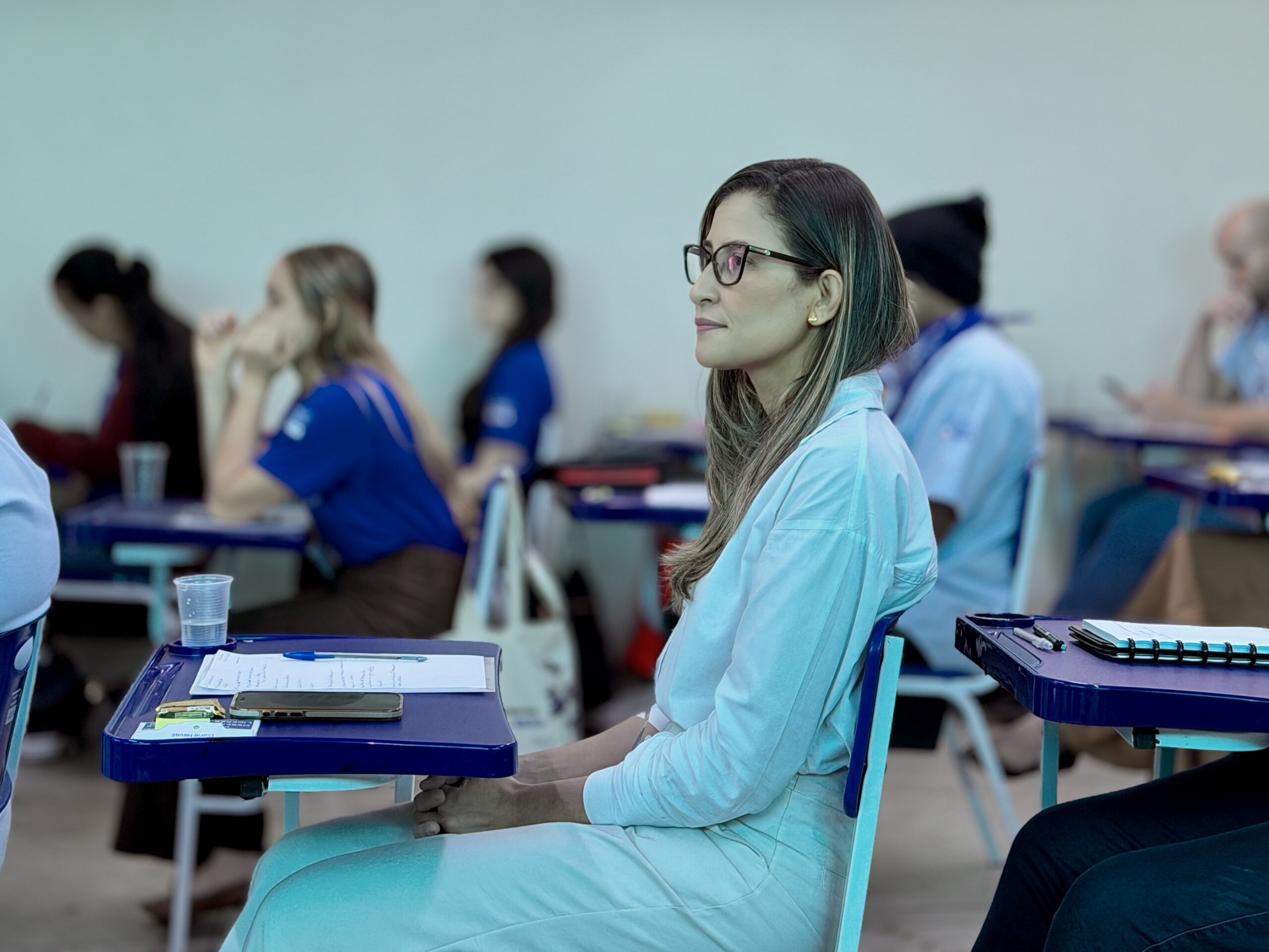 Diretora Hospitalar Eliene Neves durante o programa