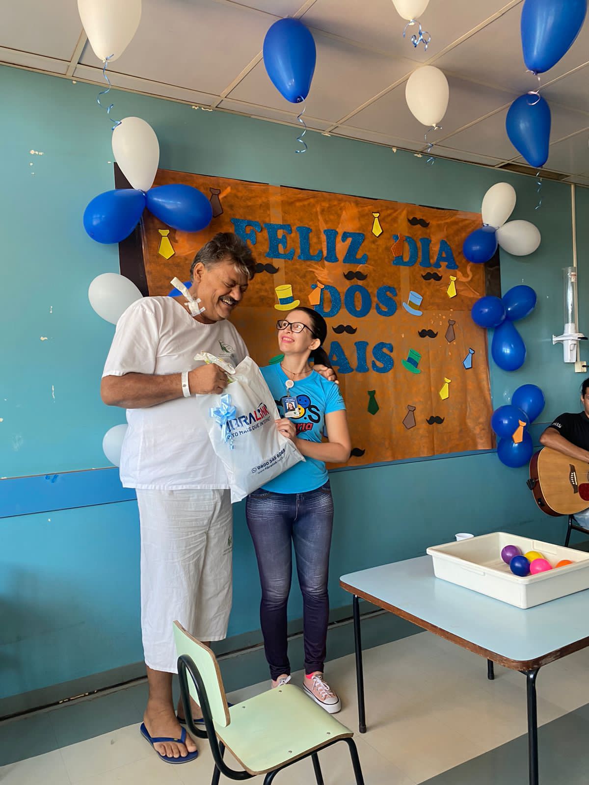 Hospital Regional Público do Araguaia comemora dia dos pais com muito carinho e animação