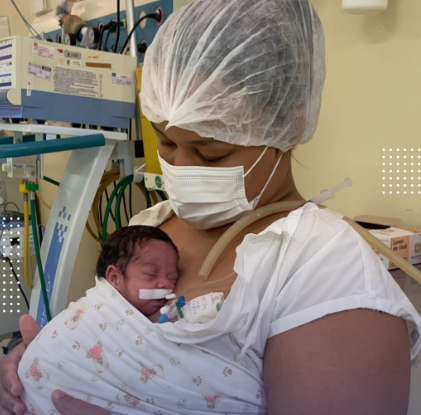 Método Canguru é usado por mães e bebês no Hospital Regional Público do Araguaia
