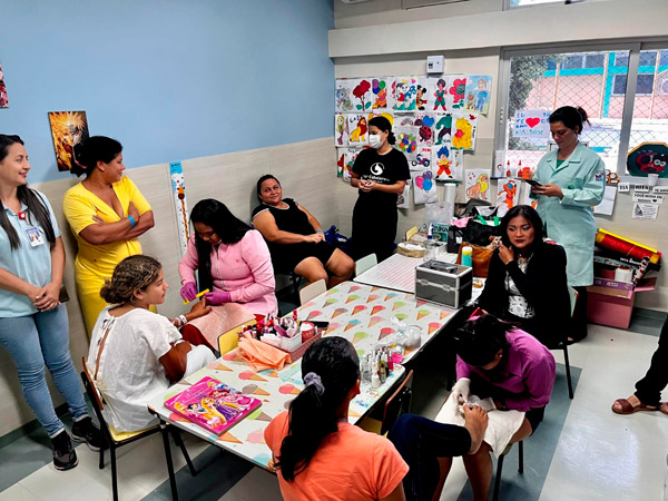 Dia das Mulheres Especial na Brinquedoteca da Pediatria do HRPA