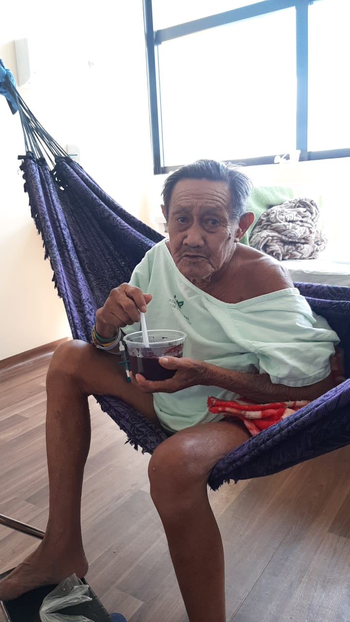 Hospital Regional Público de Castanhal instala rede em leito clínico para paciente indígena que não conseguia dormir em cama