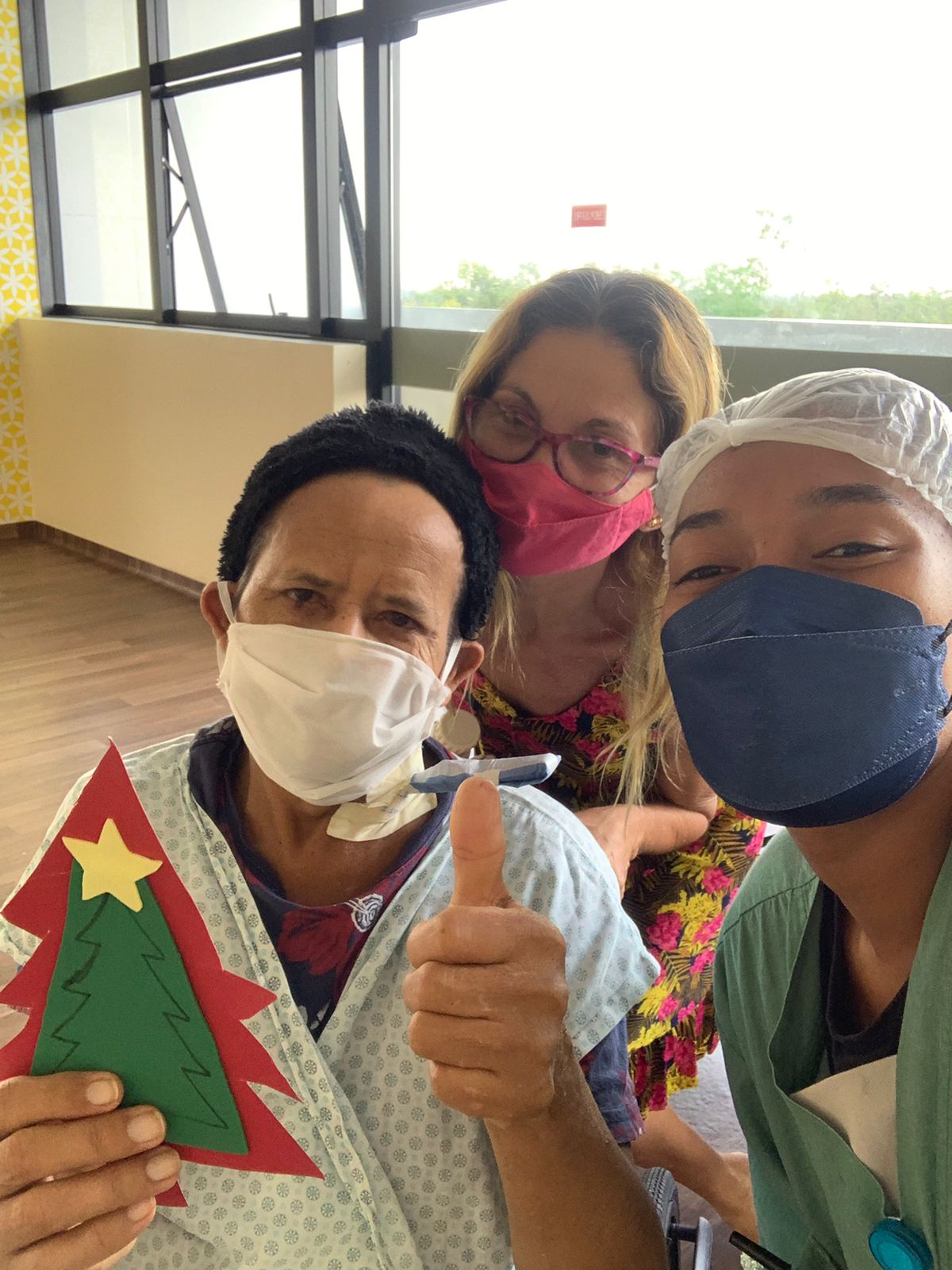 Amor e cuidado em forma de cartão de Natal: Pacientes do HRPC confeccionam cartões natalinos
